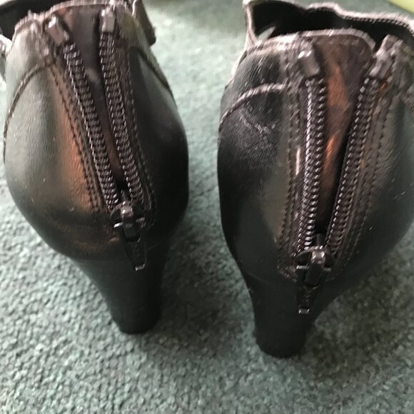 AEROSOLES Black Strappy Open Toe Heels - NEW - Picture 5 of 7